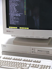 220px-HP-HP9000-715-100-Workstation_03.jpg