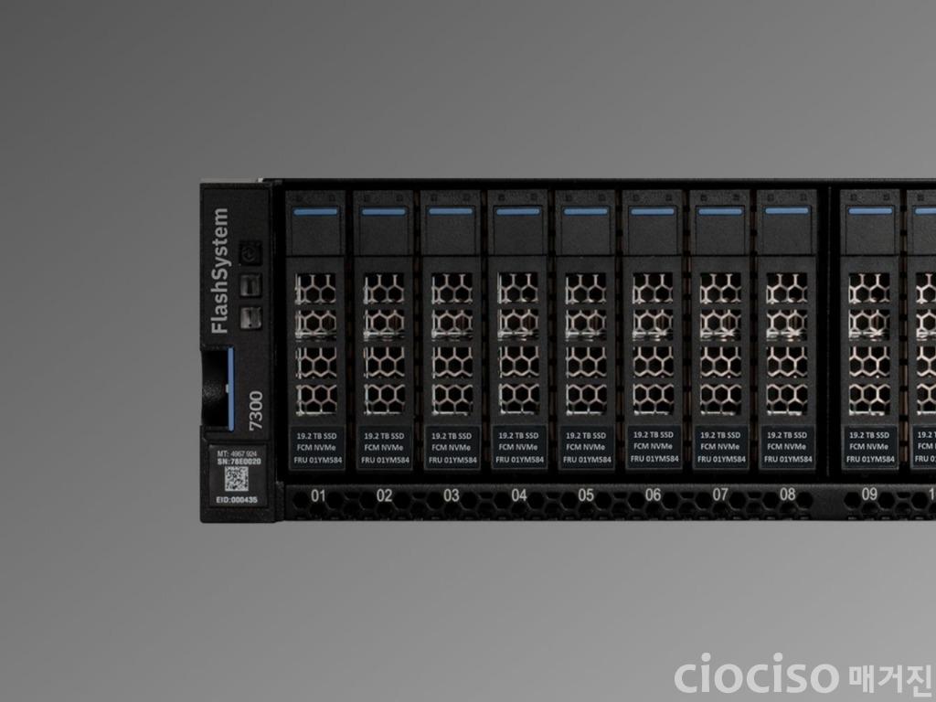 [사진자료] 하나캐피탈에 도입된 IBM 스토리지 플래시시스템 7300.jpg